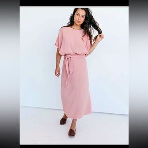 SUUNDAY THE DOLMAN MIDI DRESS IN CLAY 
size XS